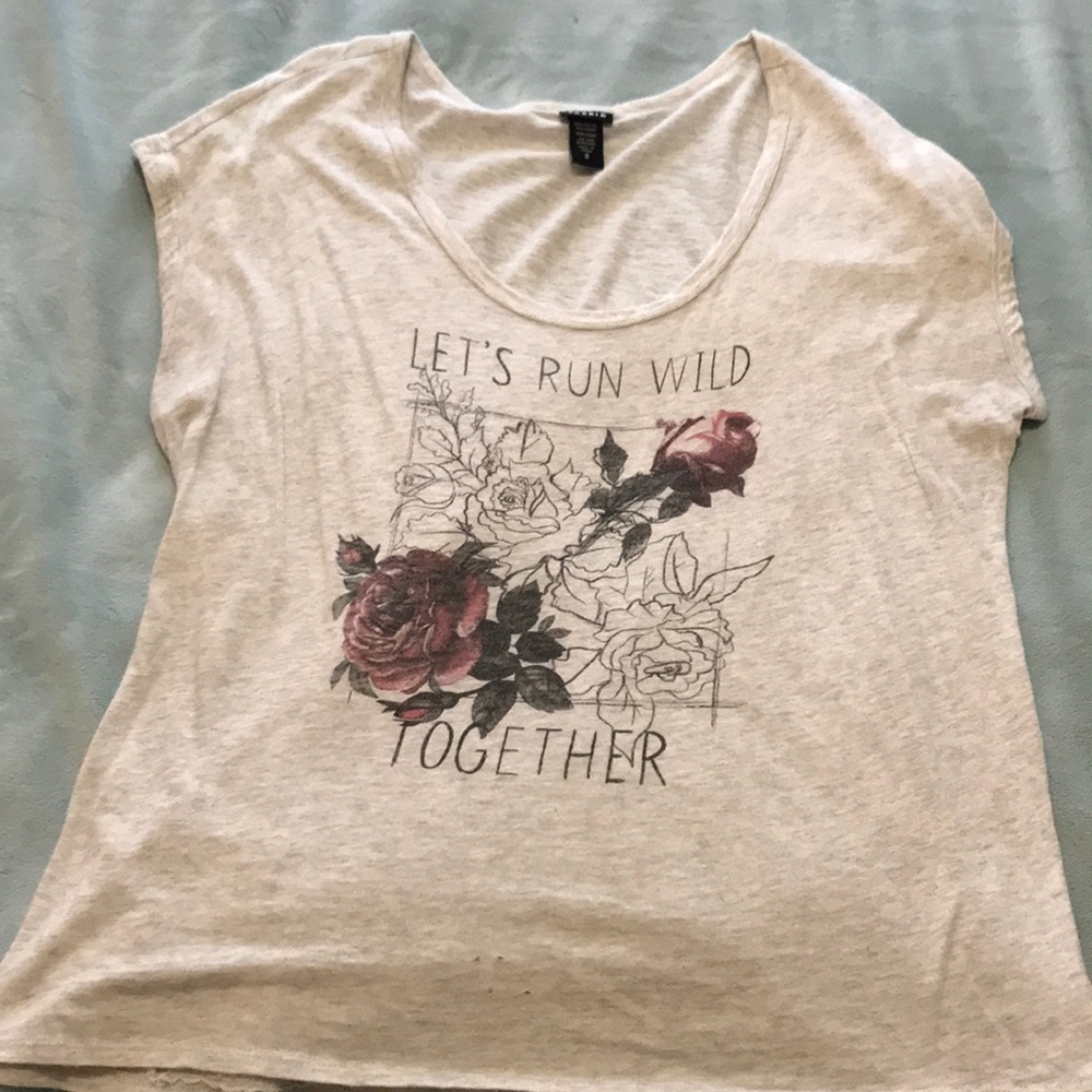 Torrid Size 2 Rose T-Shirt